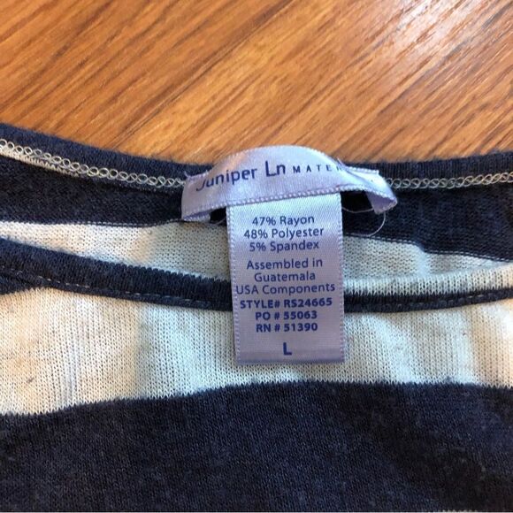 Juniper Ln Maternity short sleeve navy blue and white striped size Large - Picture 11 of 11